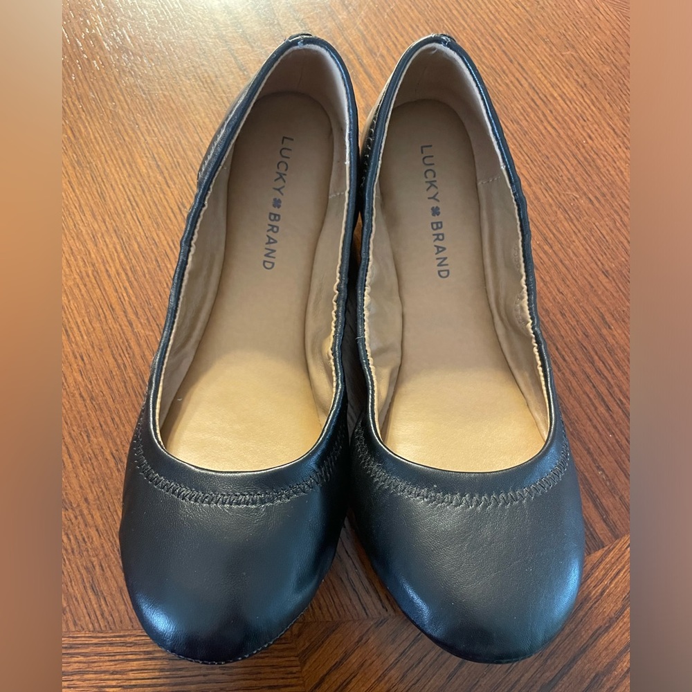 Women’s flats